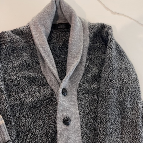 Zara men classic front open sweater very stylish, gray and black color L size. - Picture 6 of 13